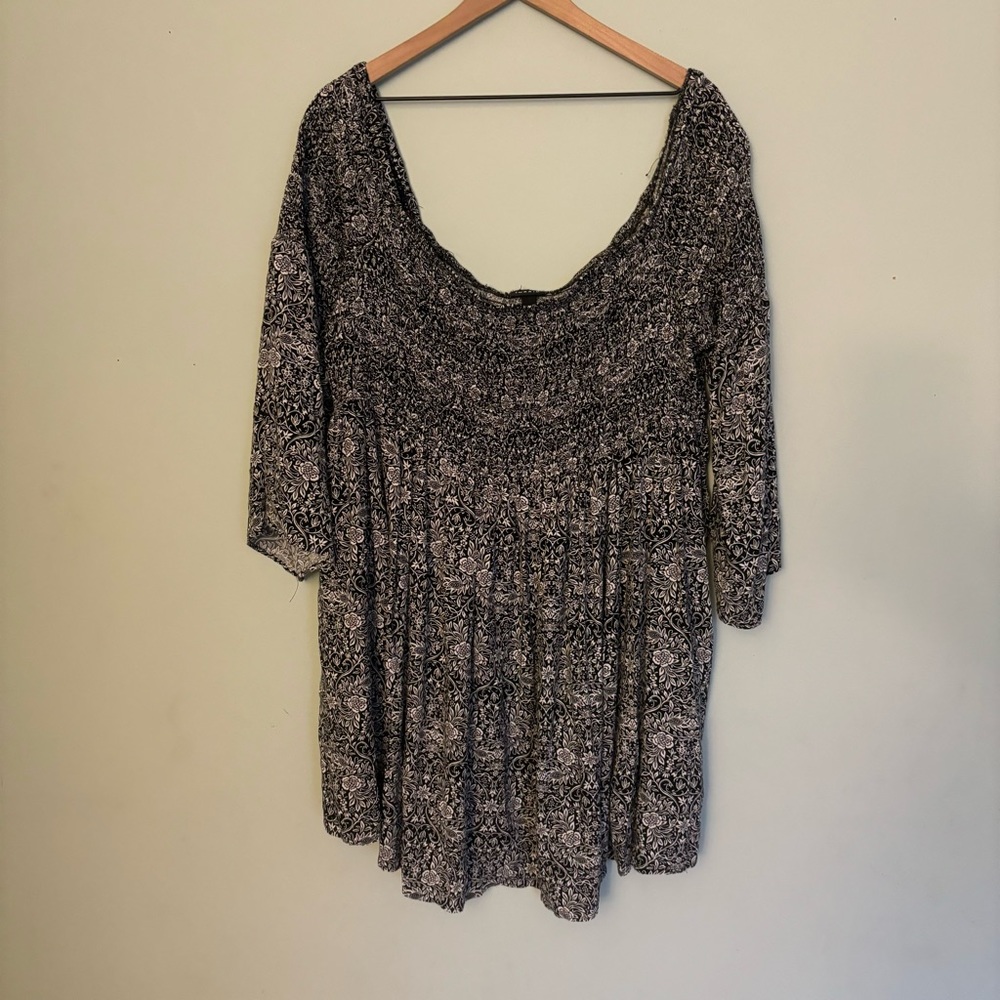 Torrid Black and white off shoulder square neck flowy boho baby doll top 4x